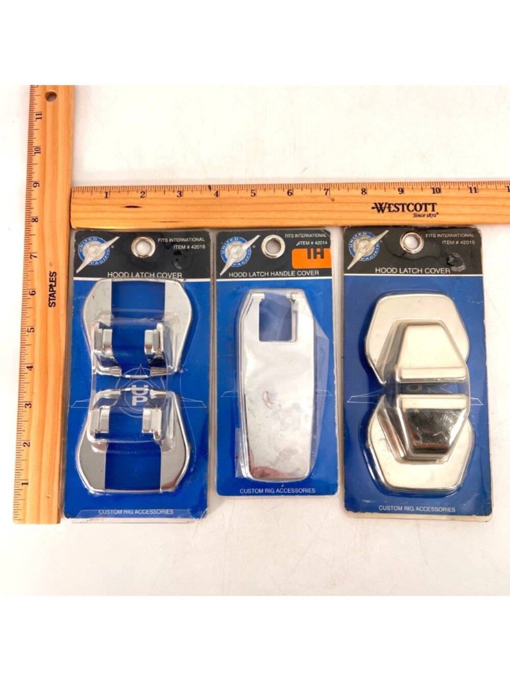 United Pacific Chrome Plastic Hood Latch & Base Cover Set International Trucks - Picture 9 of 10